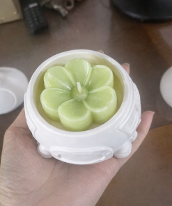 hu nến thơm hoa mai 6 cánh màu xanh nhạt