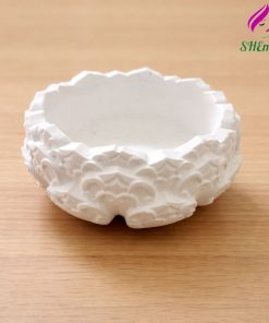 Cốc hoa sen bằng thạch cao là lựa chọn tinh tế để đựng nến tealight, nến thơm dùng trong không gian thờ cúng Phật hoặc trang trí nhà cửa mau trang