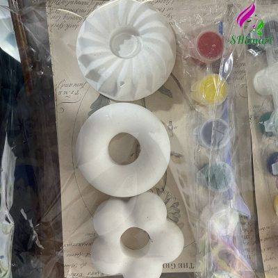 Combo 3 banh donut khac nhau kem mau va co