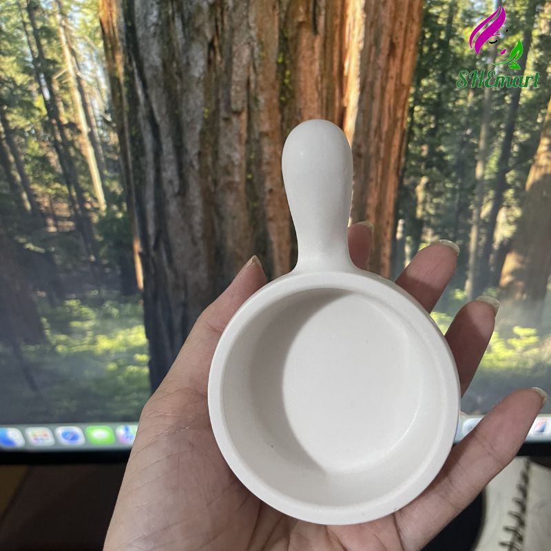 Đế đựng nến tealight có tay cầm, nến thơm bền chắc, làm decor, sản phẩm tinh tế - SHEMart Candles mau trang Đế đựng nến tealight có tay cầm, nến thơm bền chắc, làm decor, sản phẩm tinh tế - SHEMart Candles mau trang